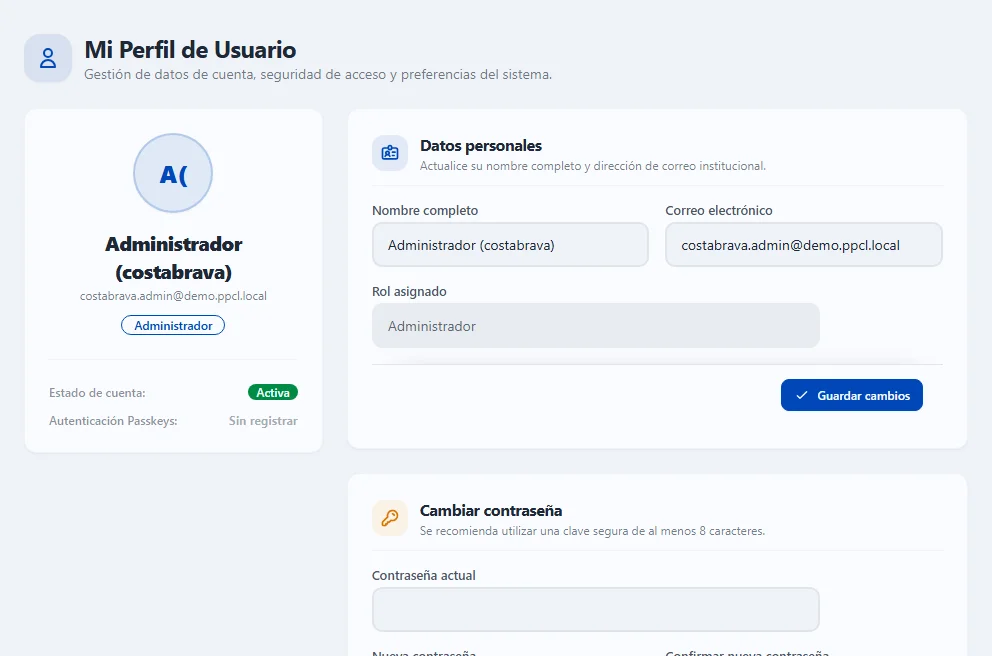 Pantalla Mi Perfil de Usuario de PPCL mostrando el rol Administrador, estado de cuenta activa, autenticación por passkeys y formulario de cambio de contraseña.